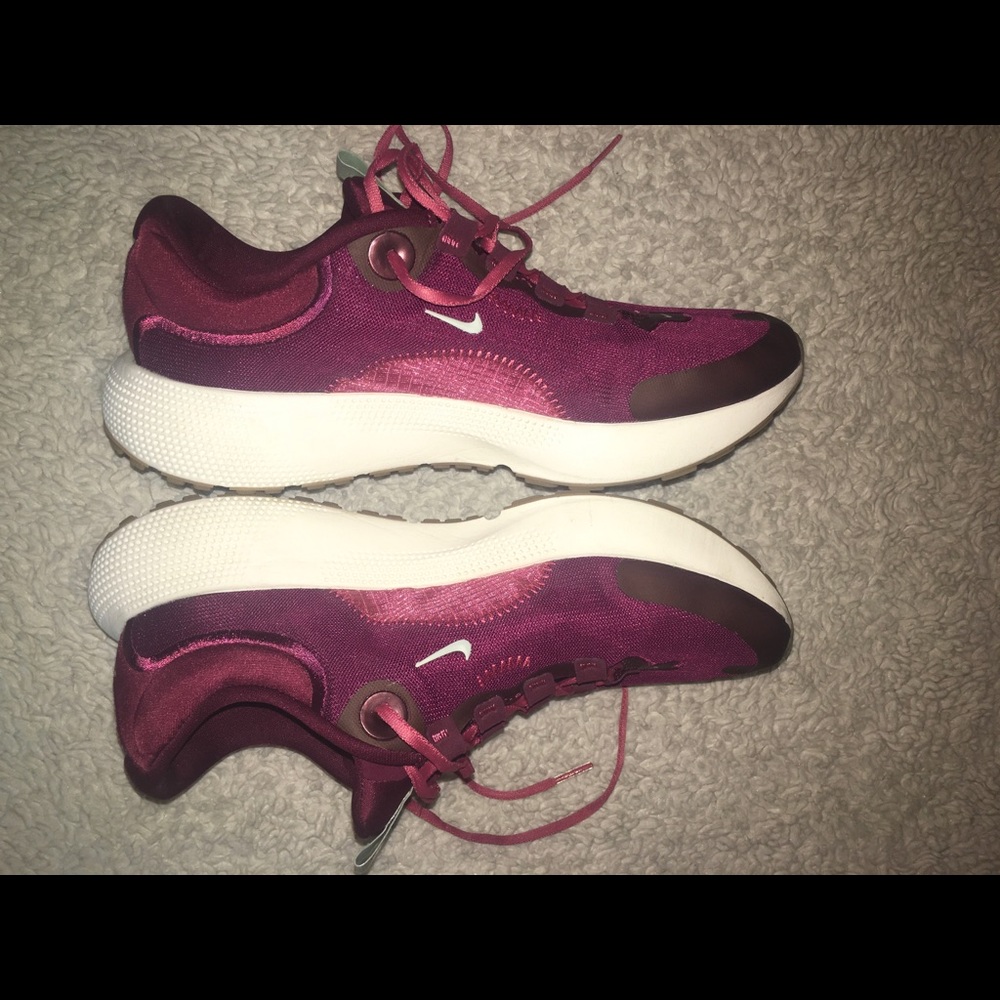 Nike - Picture 6 of 12